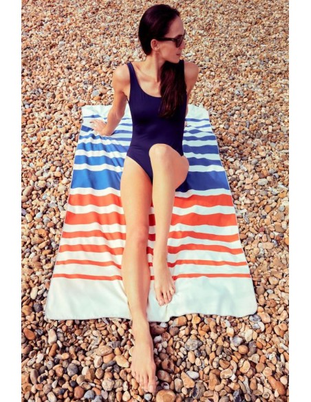 Serviette microfibre polyester bleu marin recyclé à 60% pour la plage, piscine, voyages...