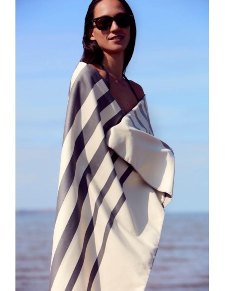 Serviette microfibre gris marin polyester recyclé à 60% pour la plage, piscine, voyages...