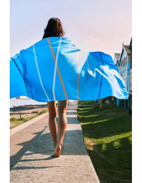 Serviette  microfibre recyclée à 60% bleu cristallin - fabrication responsable