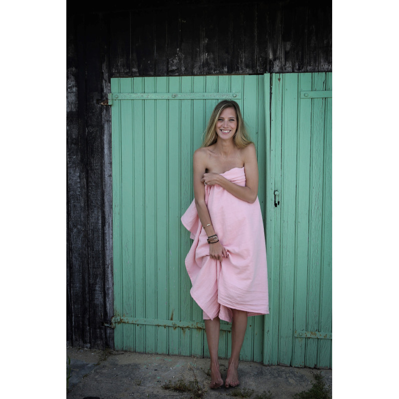 Drap de plage XXL rose blush 100% lin lavé français - Fabriqué en France